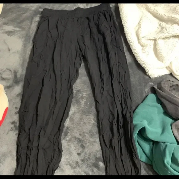 ruffle pants - Picture 1 of 3